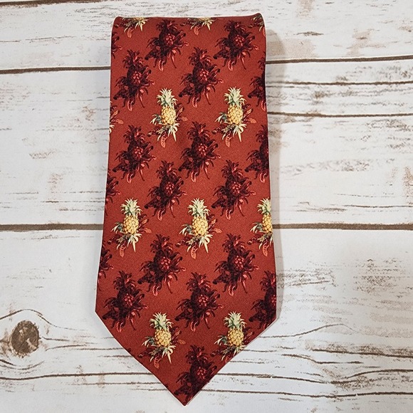 Vintage Tommy Bahama 100% silk tropical pineapple print tie - Picture 1 of 9